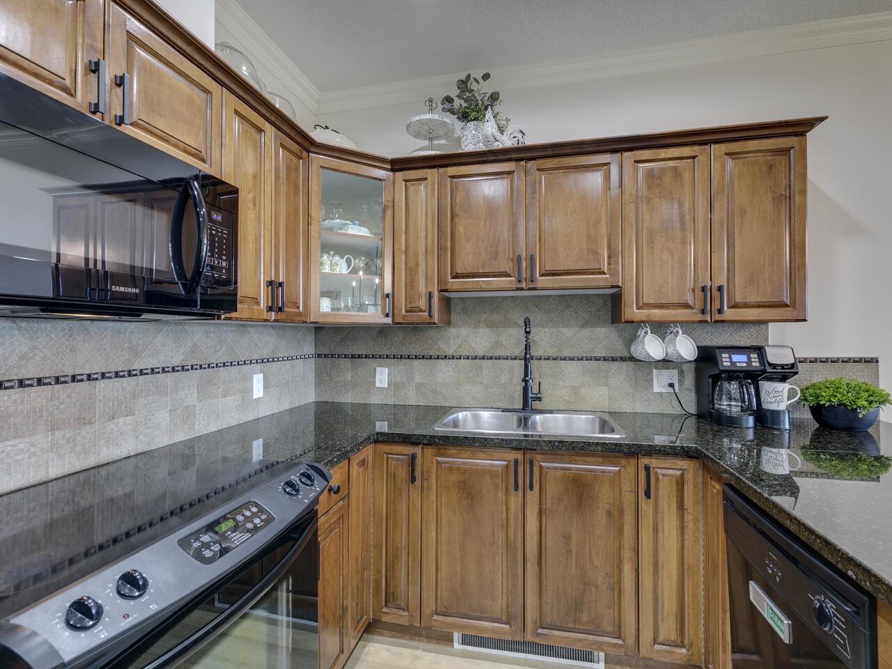 B303 33755 7TH AVENUE, Mission real estate listing R2956447