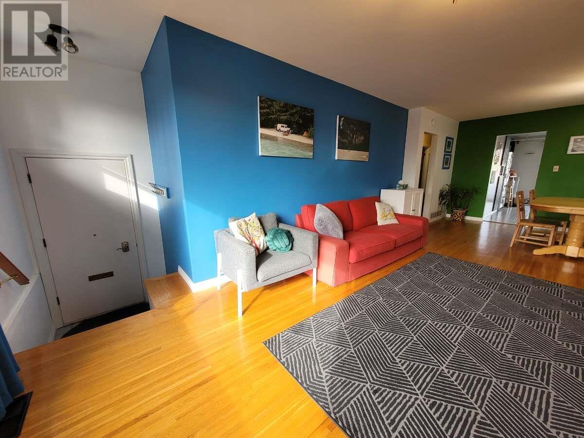 1756 GARDEN AVENUE, North Vancouver