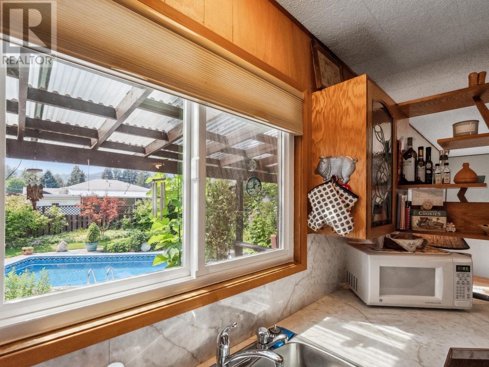 1150 MARIANNA Crescent, Trail