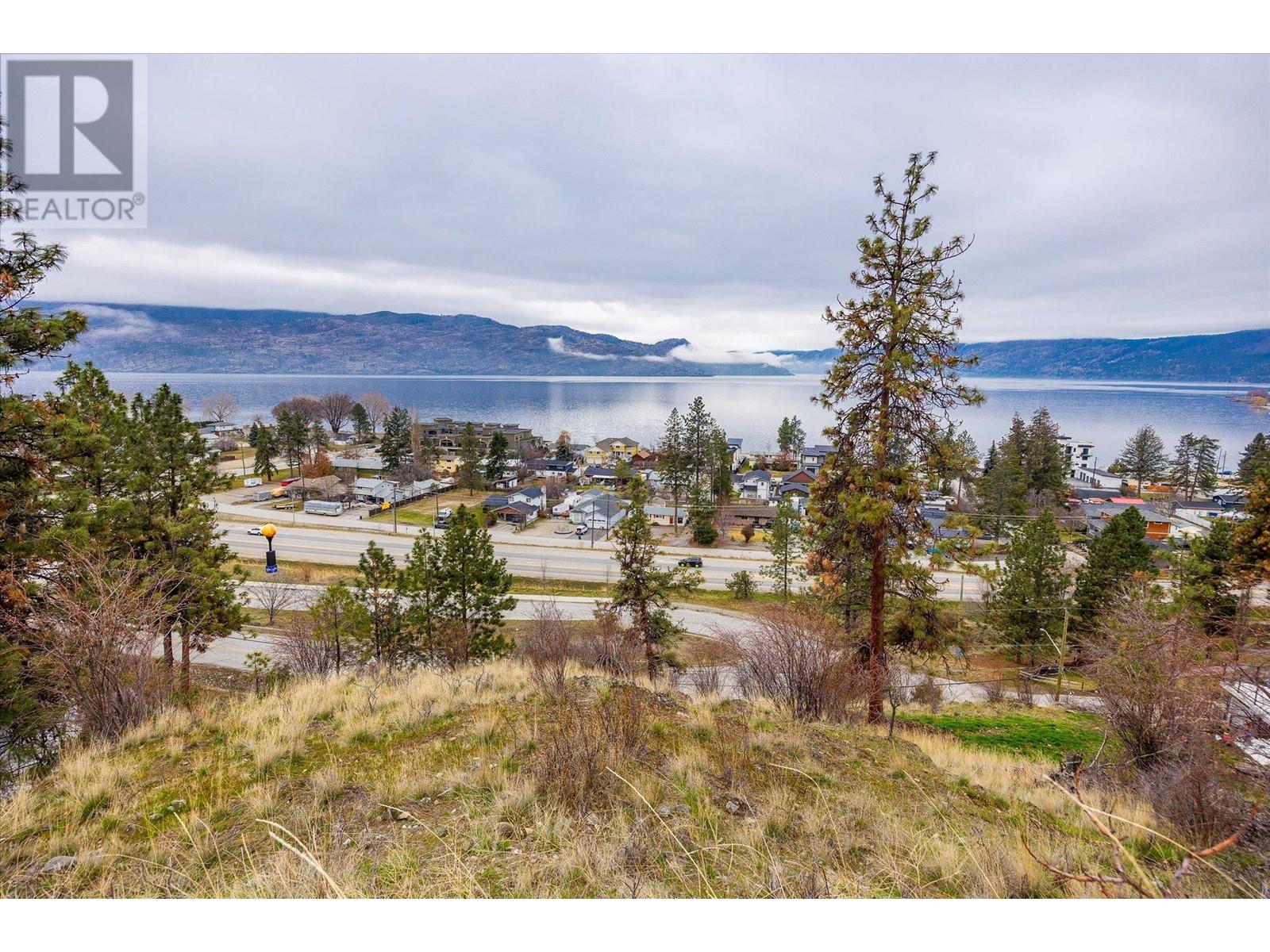 4290 1st Avenue, Peachland
