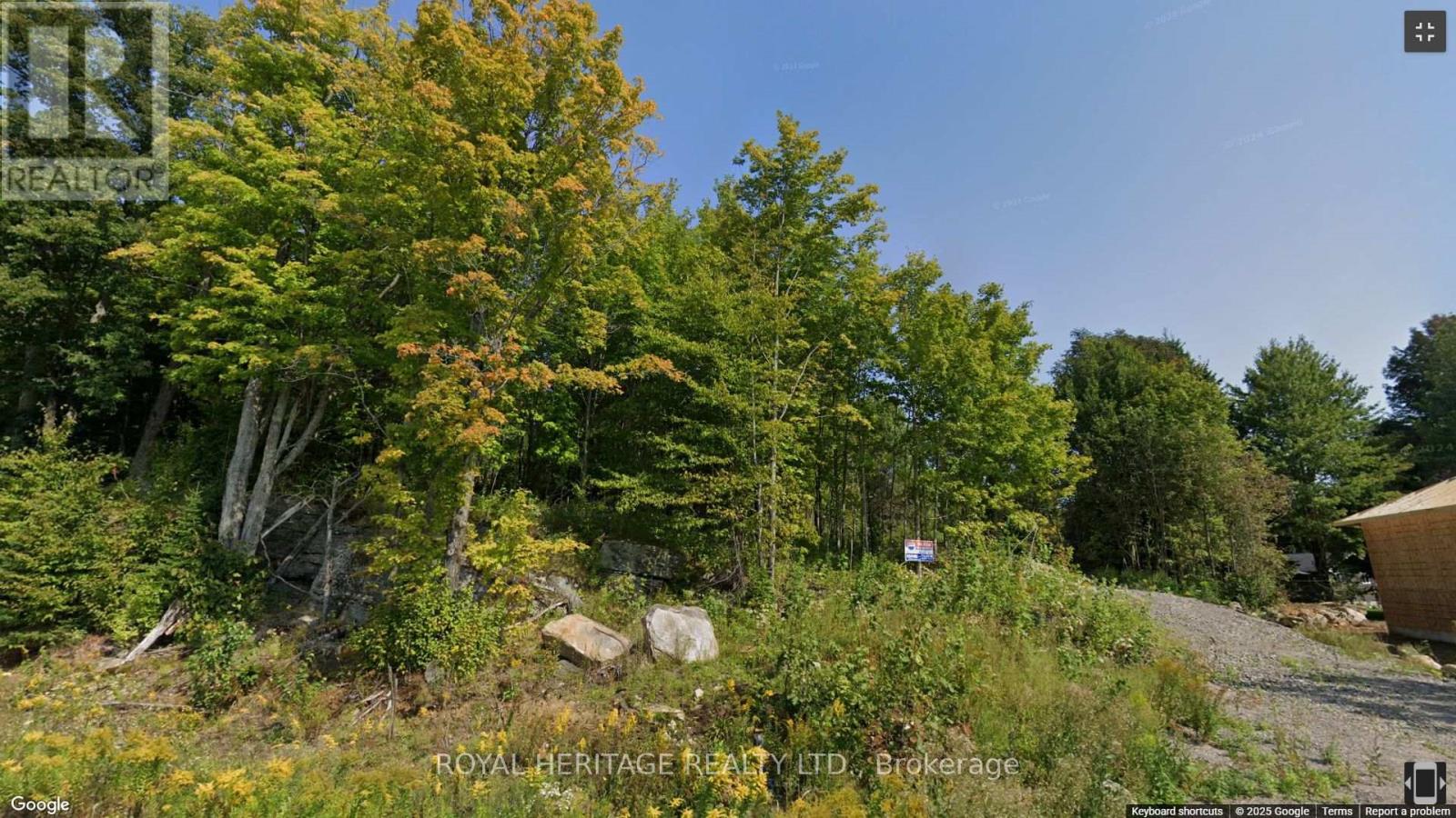 Photo 2 of 61 Marluc Avenue, Minden Hills ON