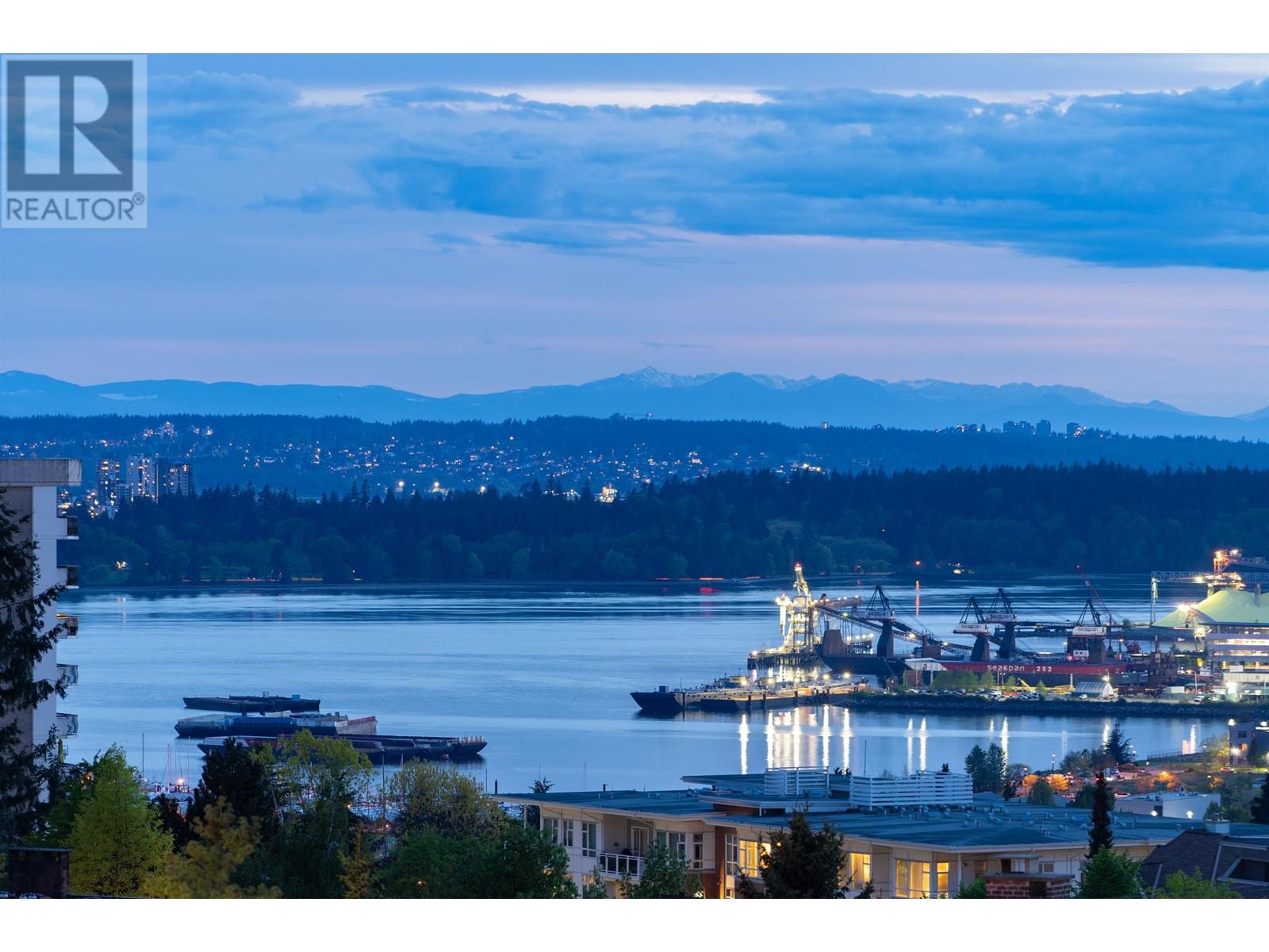 306 112 E 13TH STREET, North Vancouver