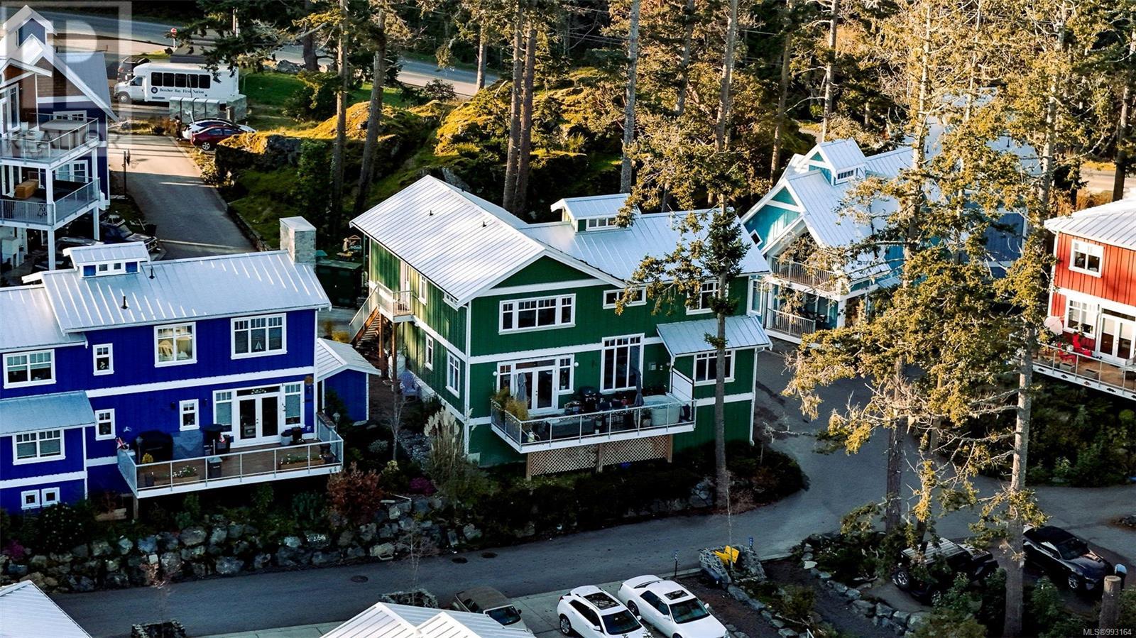 Photo 2 of 106 Hilltop Cres, Sooke BC
