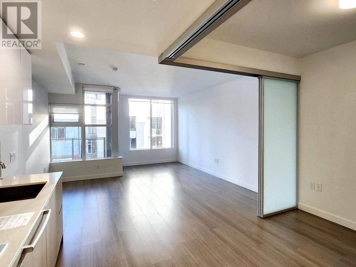 307 618 CARNARVON STREET, New Westminster