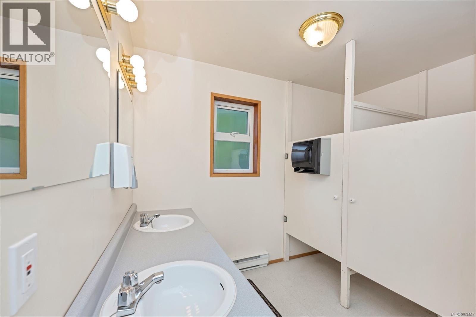 Photo 7 of 15 6340 Cerantes Rd, Port Renfrew BC