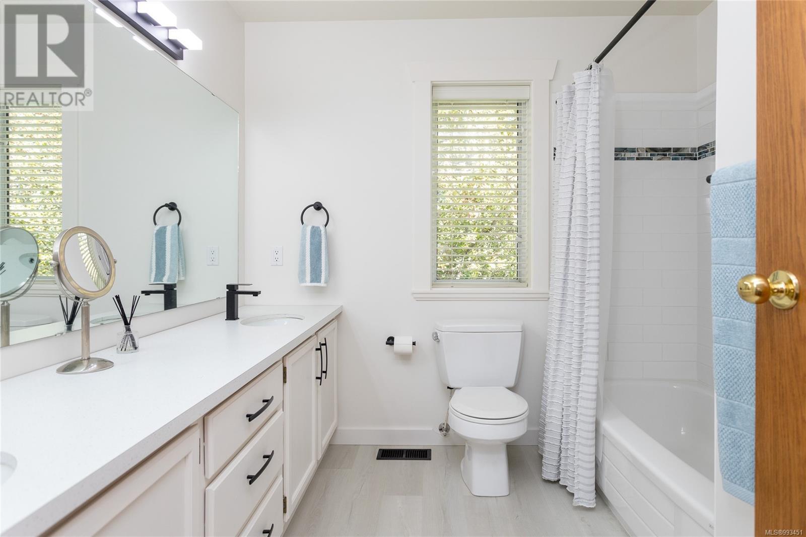 585 Norris Rd, North Saanich