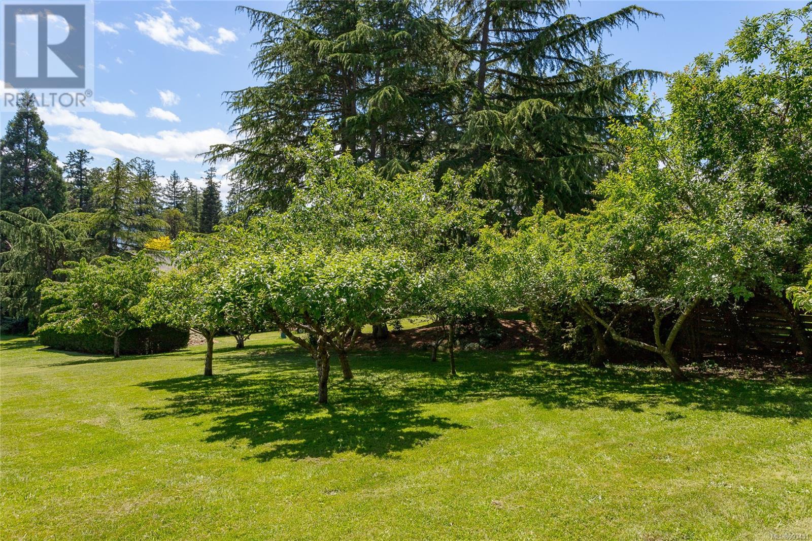 585 Norris Rd, North Saanich