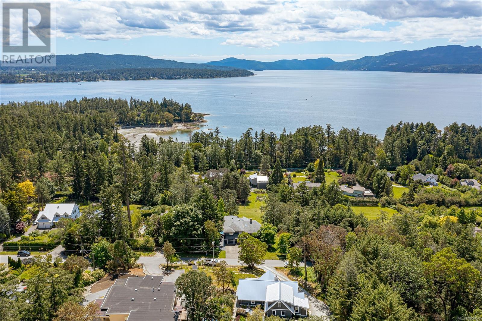 585 Norris Rd, North Saanich