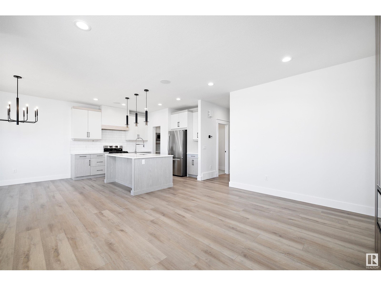 Photo 12 of 10232 92 A Av, Morinville AB