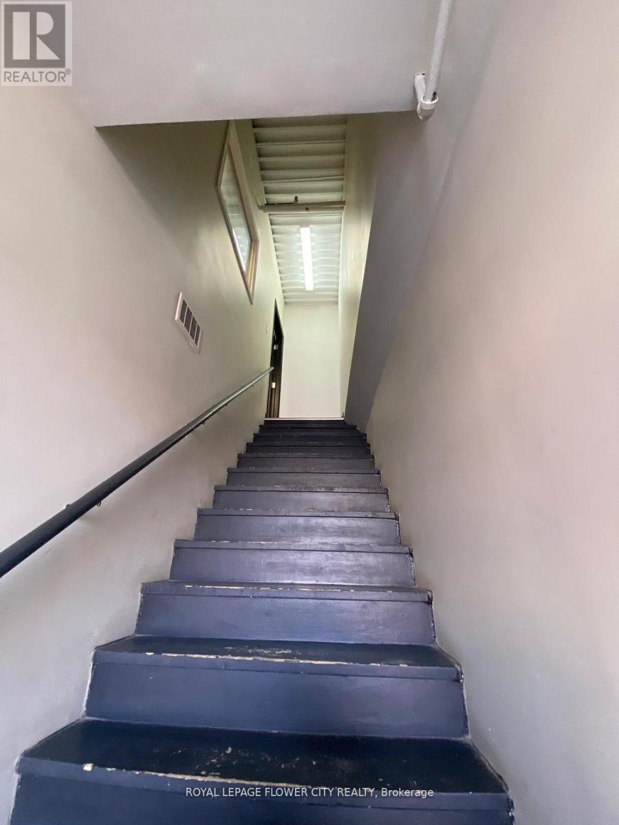 Photo 11 of 7 2001 Albion Road, Toronto ON