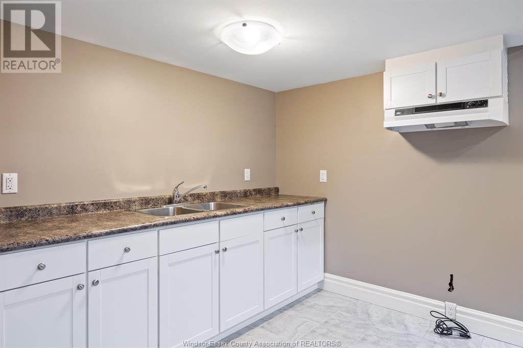 Photo 23 of 2131 Longfellow Avenue, Windsor ON