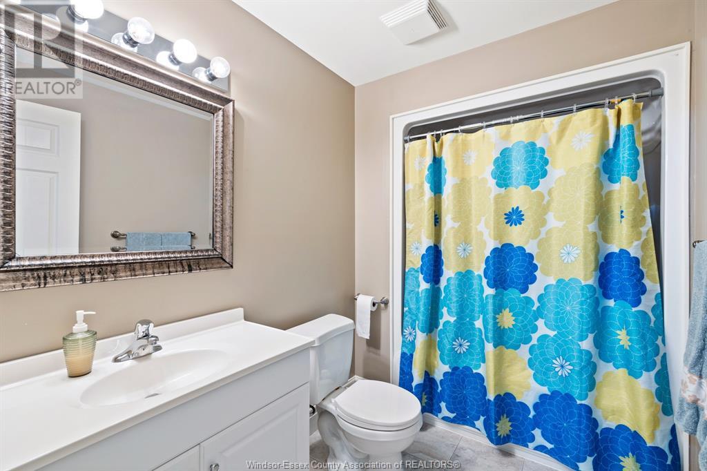 Photo 26 of 2131 Longfellow Avenue, Windsor ON
