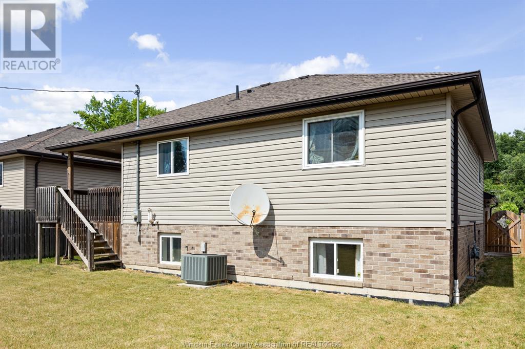 Photo 30 of 2131 Longfellow Avenue, Windsor ON