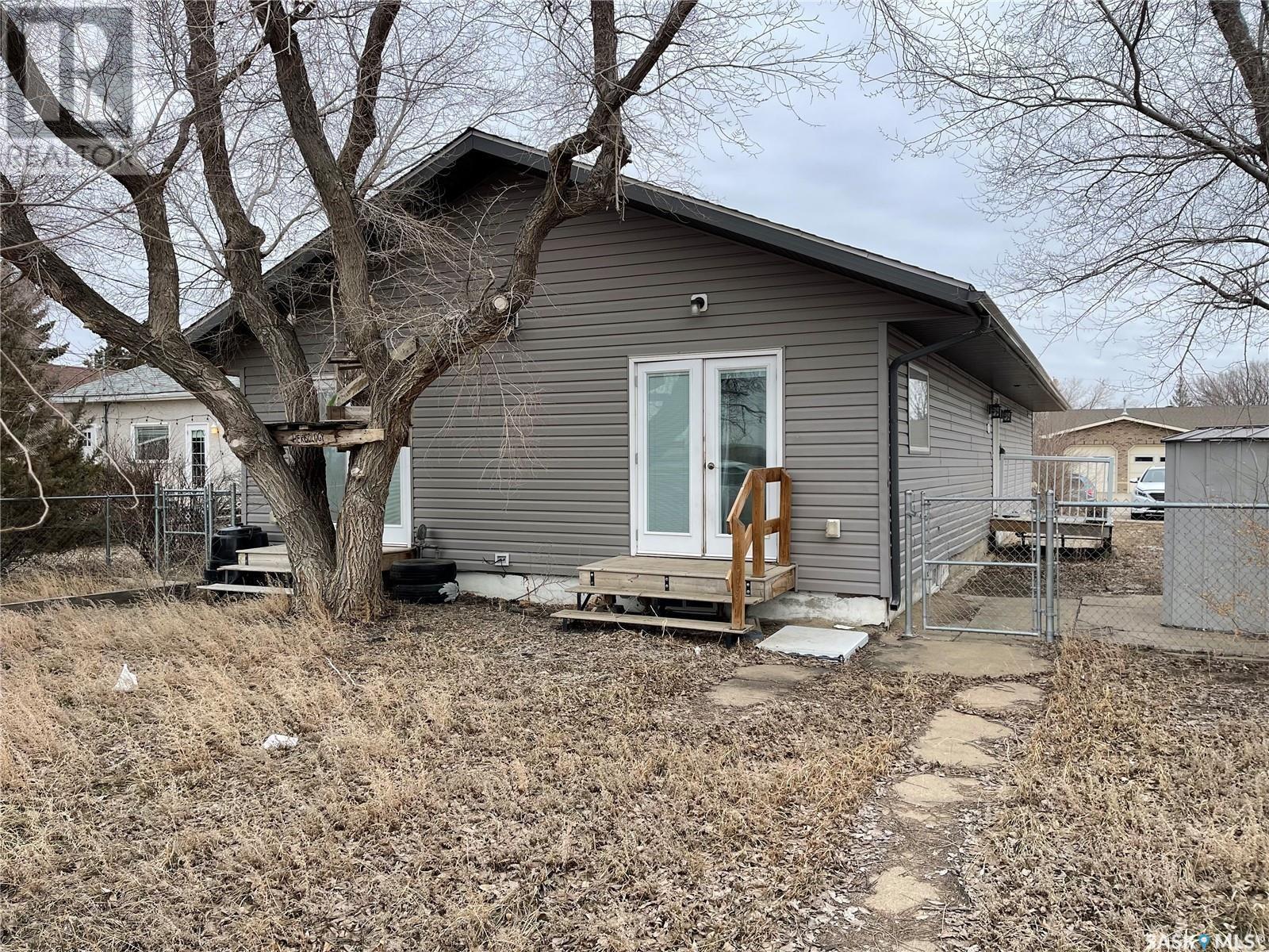 Photo 15 of 431 Vaughan Street W, Moose Jaw SK