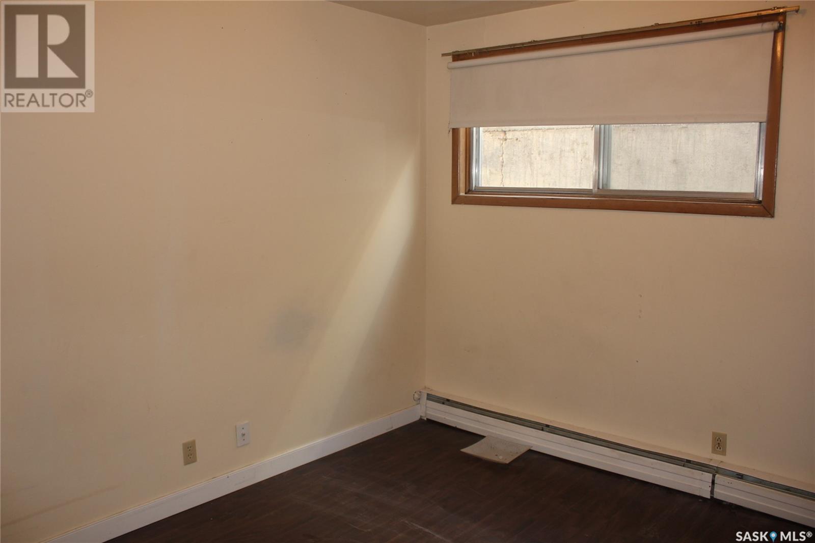 Multi-family House Low rise for Sale in  th AVENUE NW Swift Current 