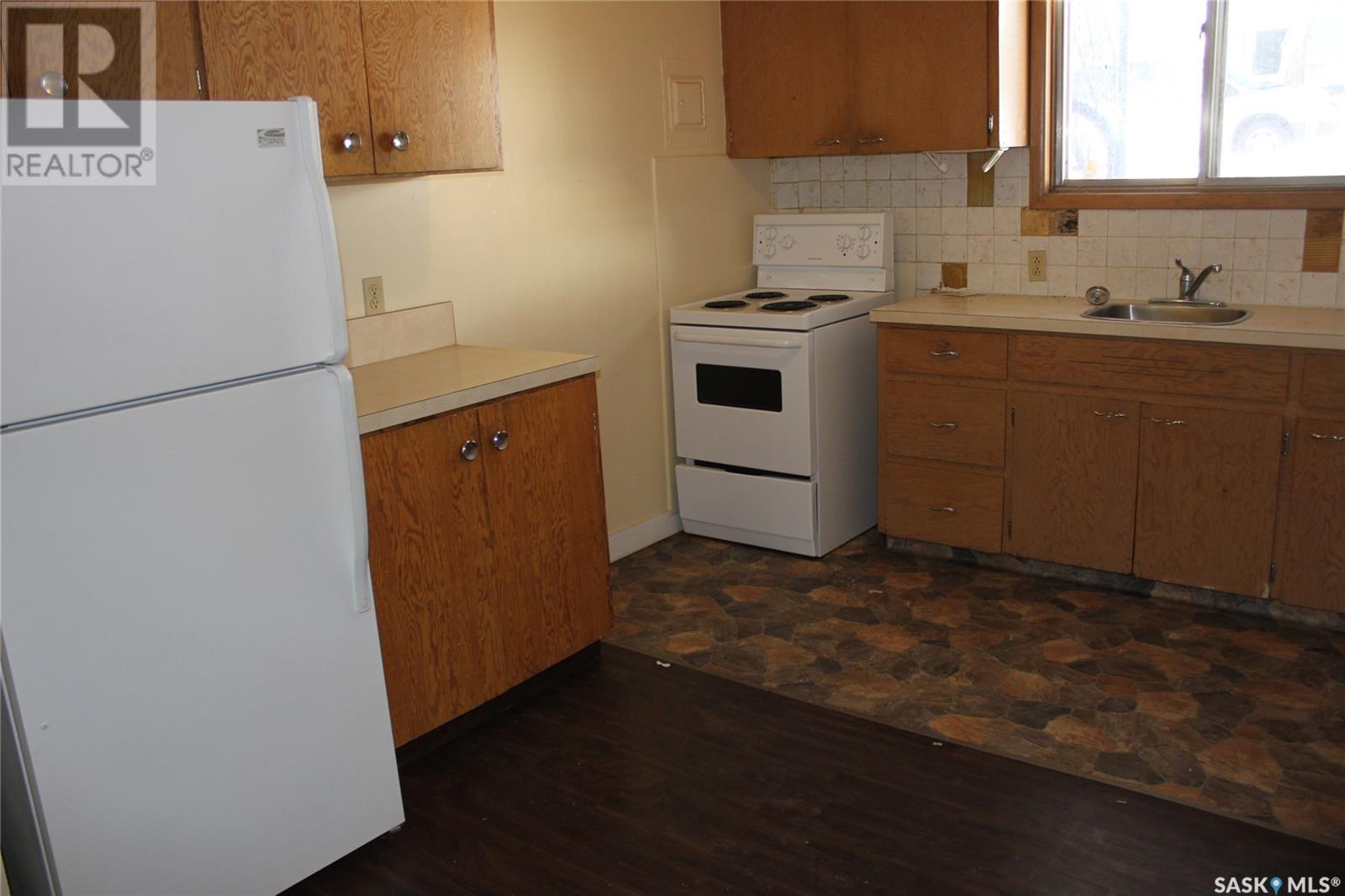 Multi-family House Low rise for Sale in  th AVENUE NW Swift Current 