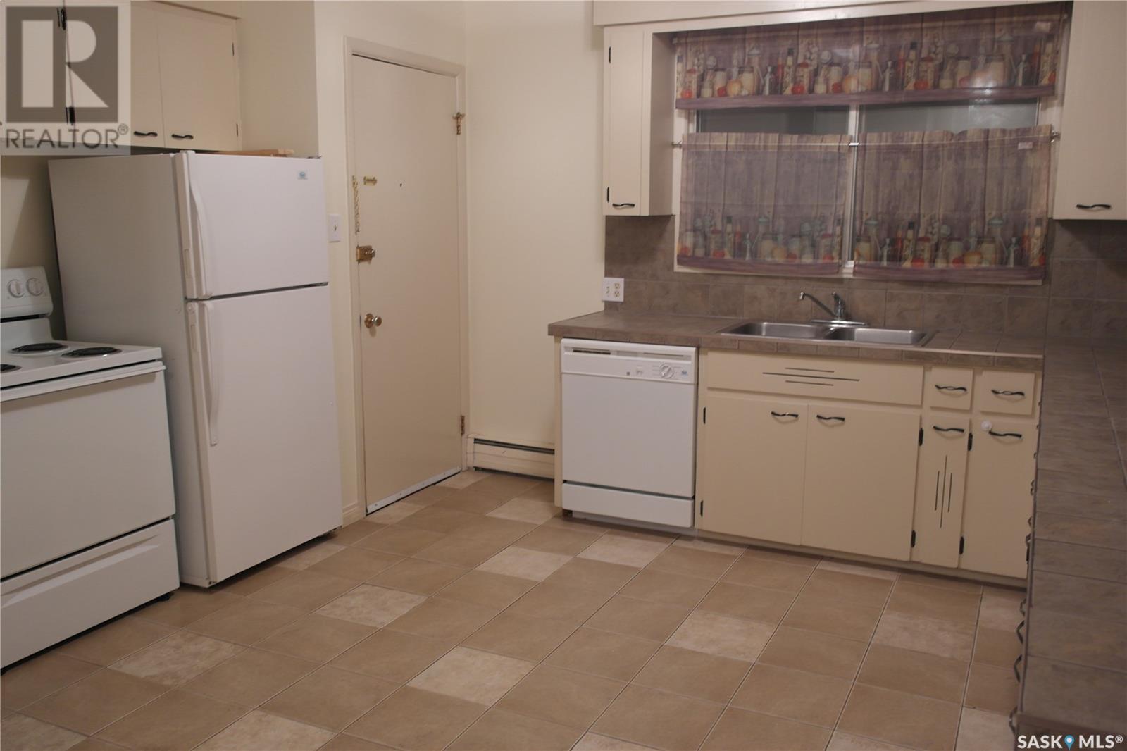 Multi-family House Low rise for Sale in  th AVENUE NW Swift Current 