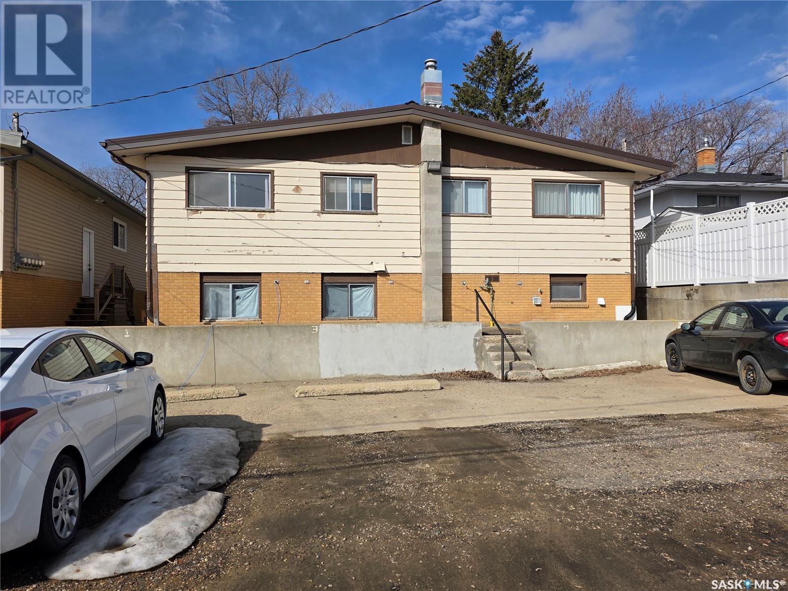 Multi-family House Low rise for Sale in  th AVENUE NW Swift Current 