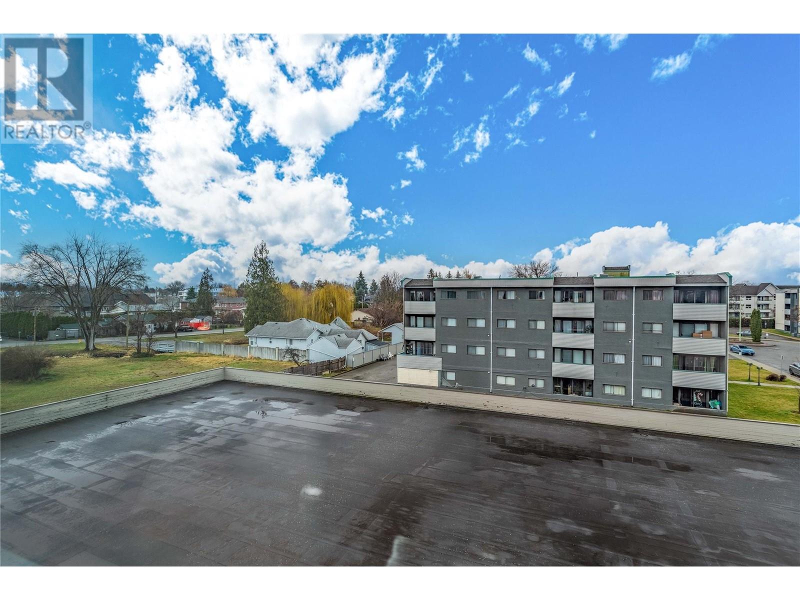304 1915 Pacific Court, Kelowna