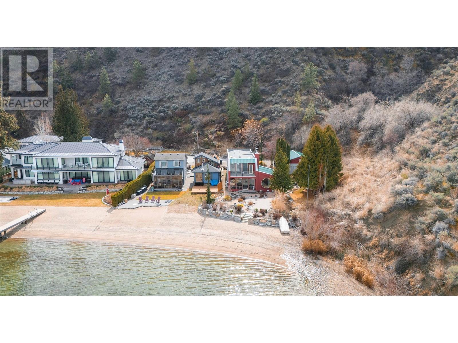  19279 Lakeshore Drive North, Summerland