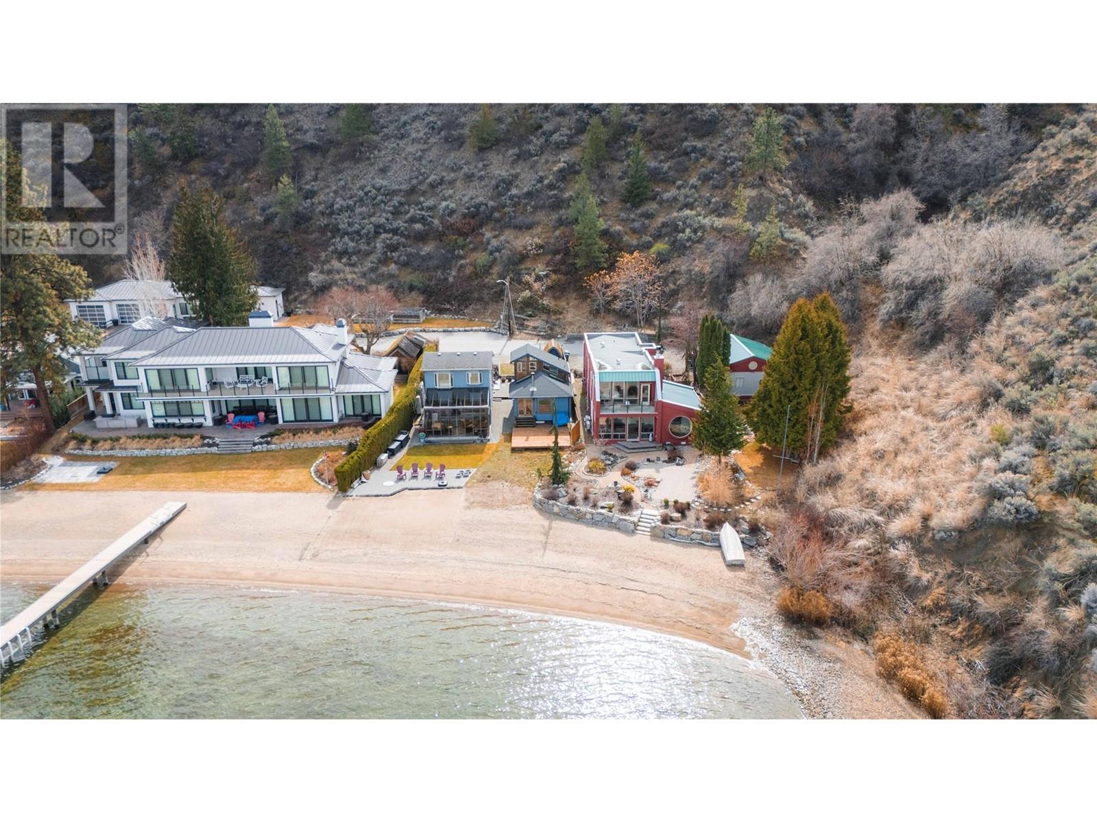  19279 Lakeshore Drive North, Summerland