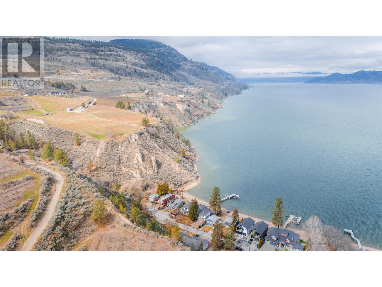  19279 Lakeshore Drive North, Summerland
