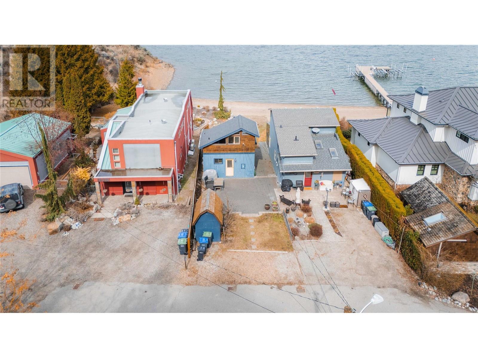  19279 Lakeshore Drive North, Summerland
