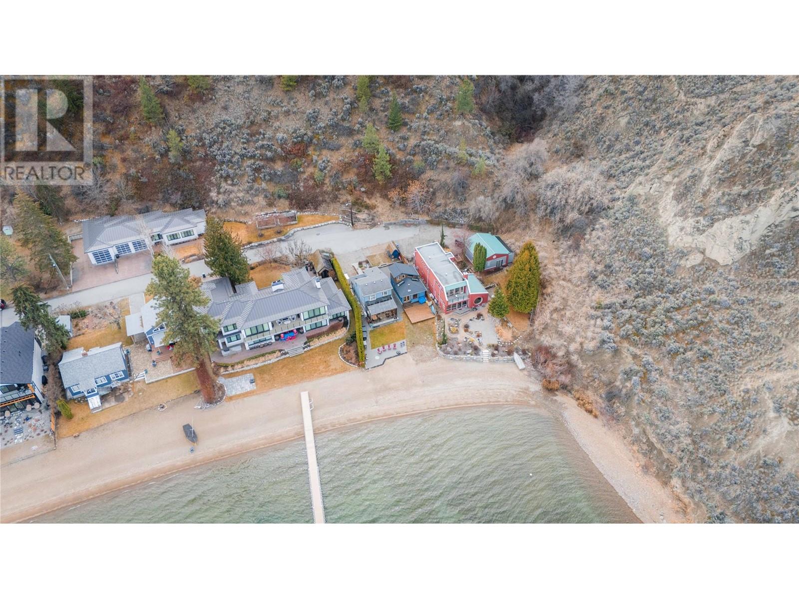  19279 Lakeshore Drive North, Summerland