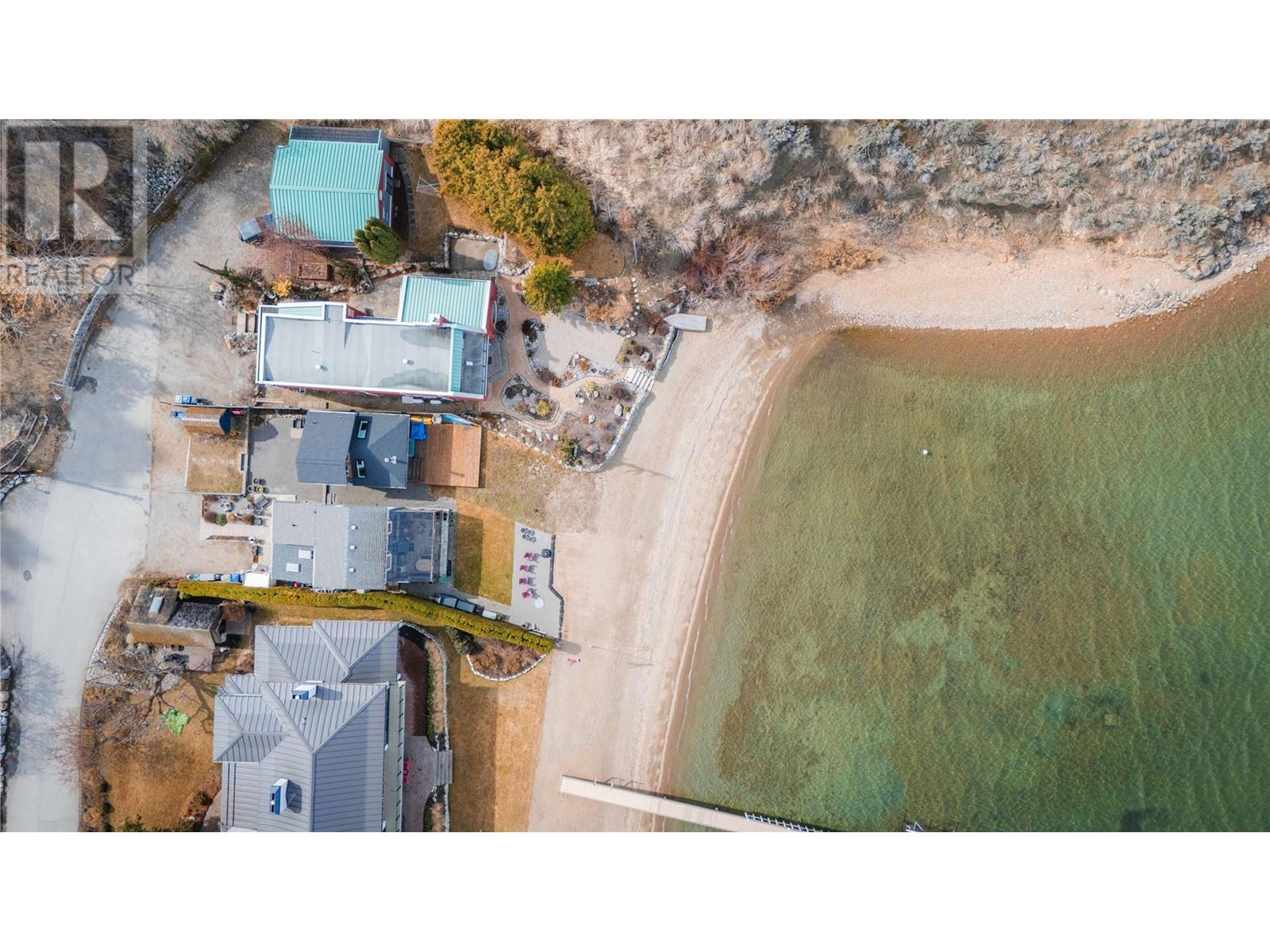  19279 Lakeshore Drive North, Summerland