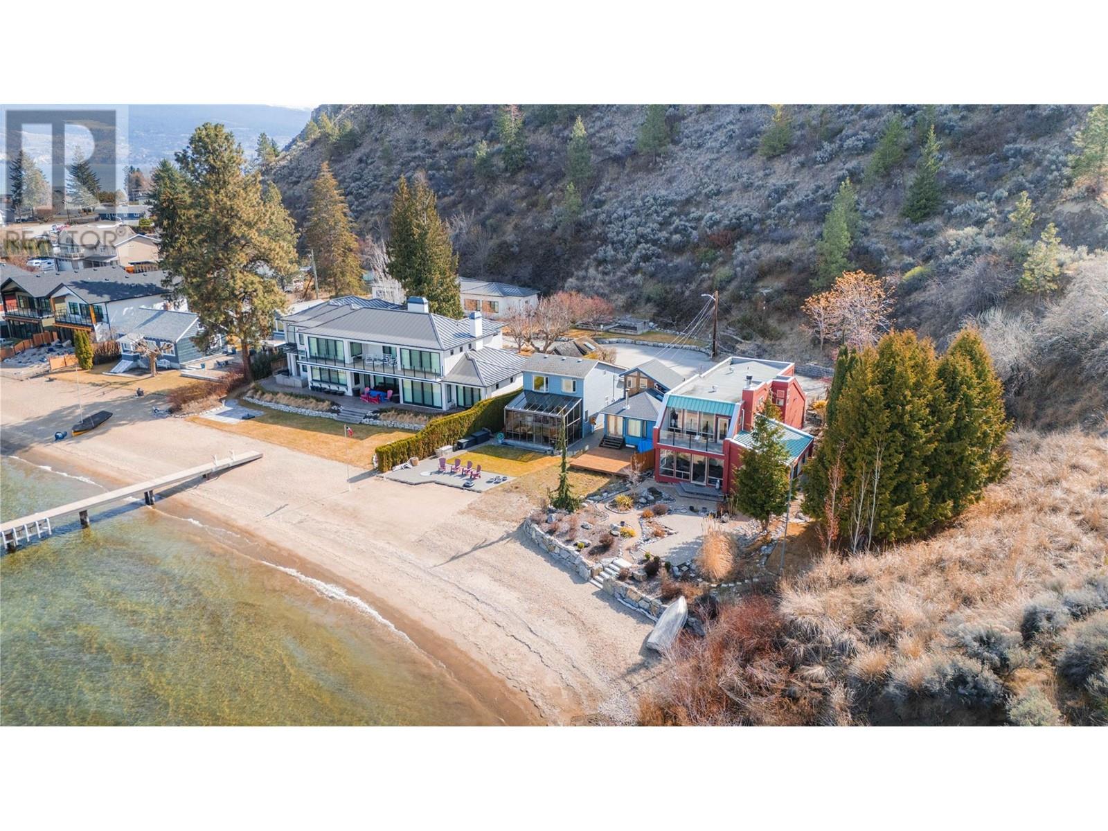  19279 Lakeshore Drive North, Summerland