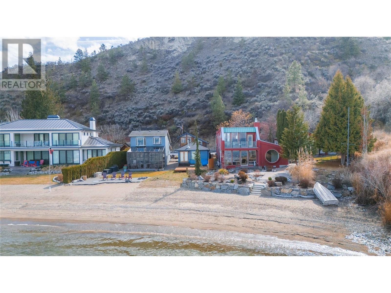  19279 Lakeshore Drive North, Summerland