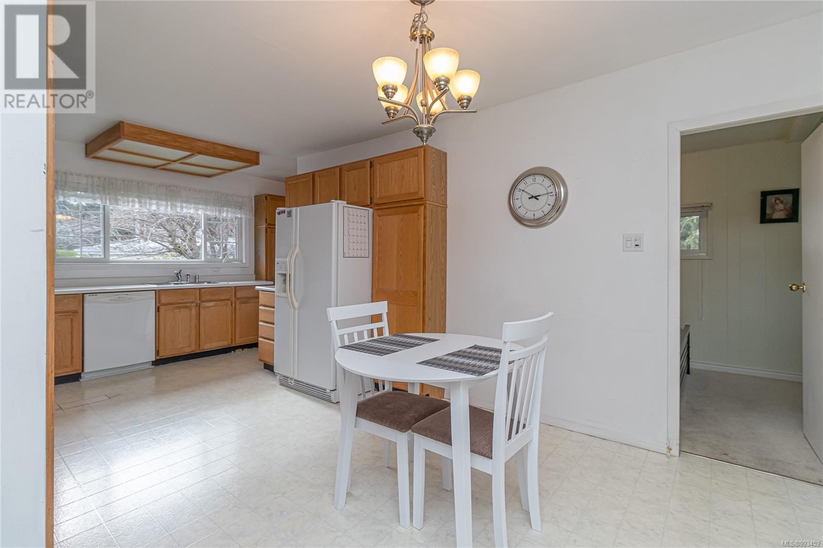 28 Cottonwood St, Lake Cowichan