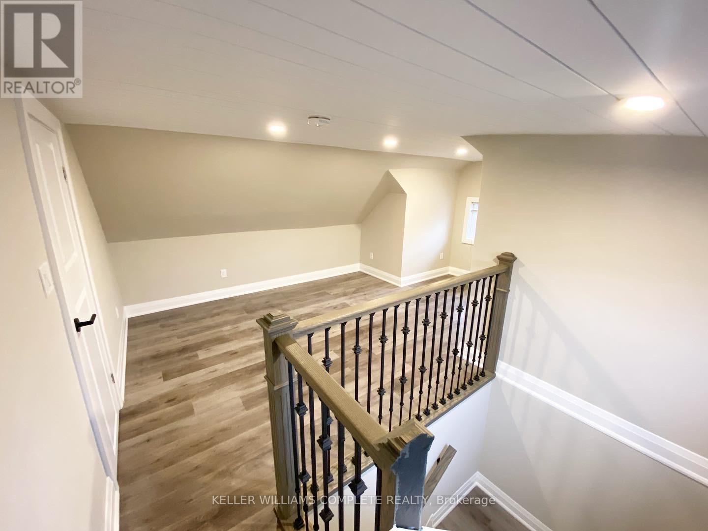 Photo 32 of 574 Cannon Street E, Hamilton ON