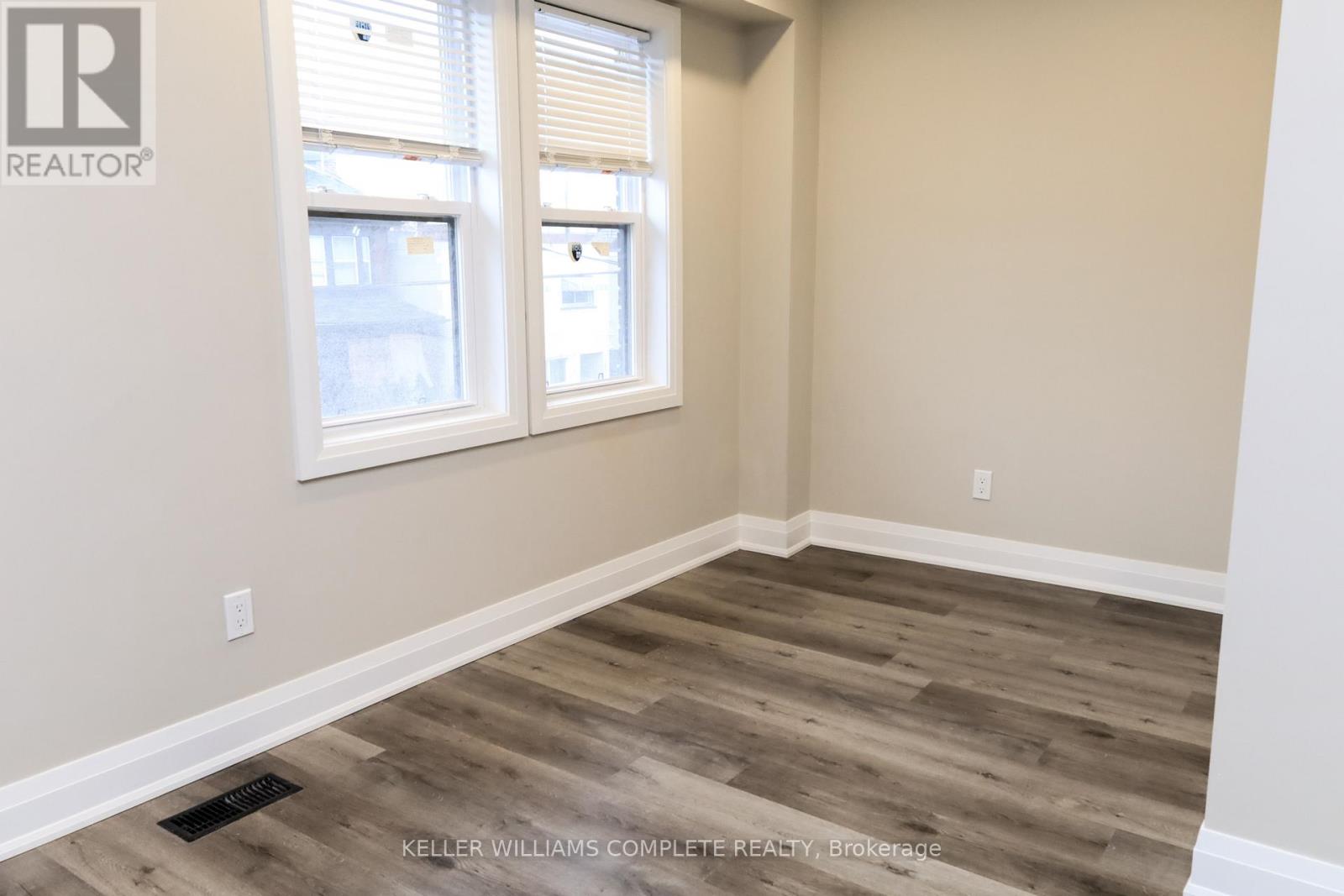 Photo 8 of 574 Cannon Street E, Hamilton ON