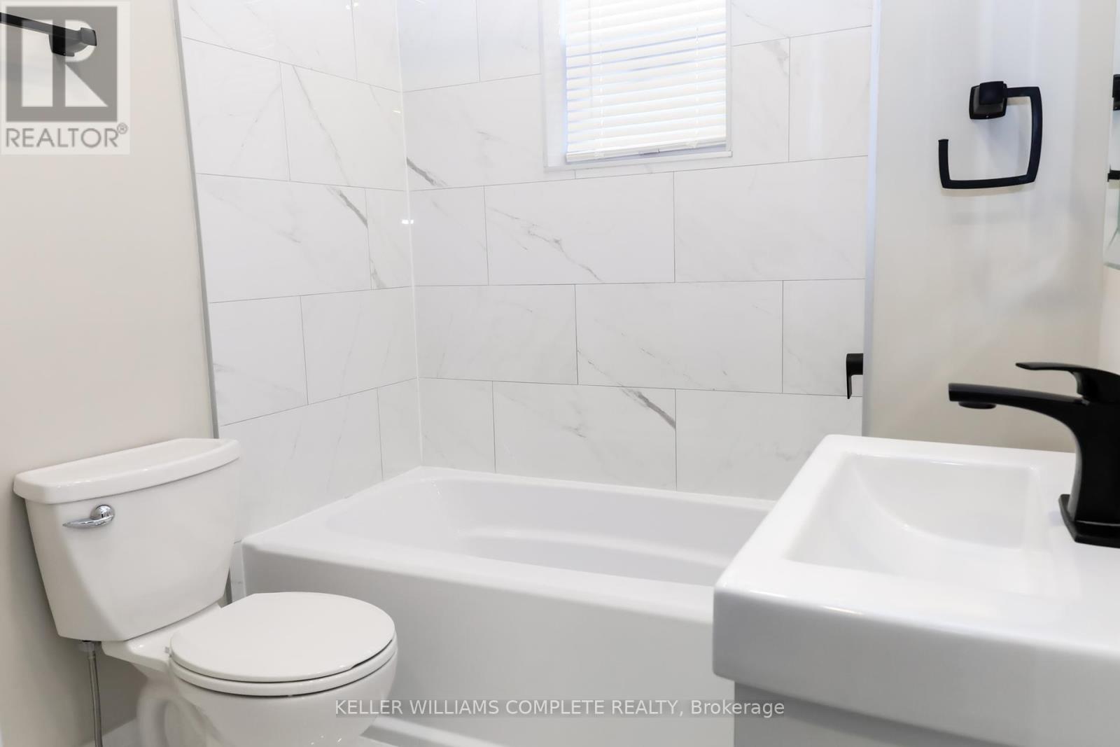 Photo 30 of 574 Cannon Street E, Hamilton ON