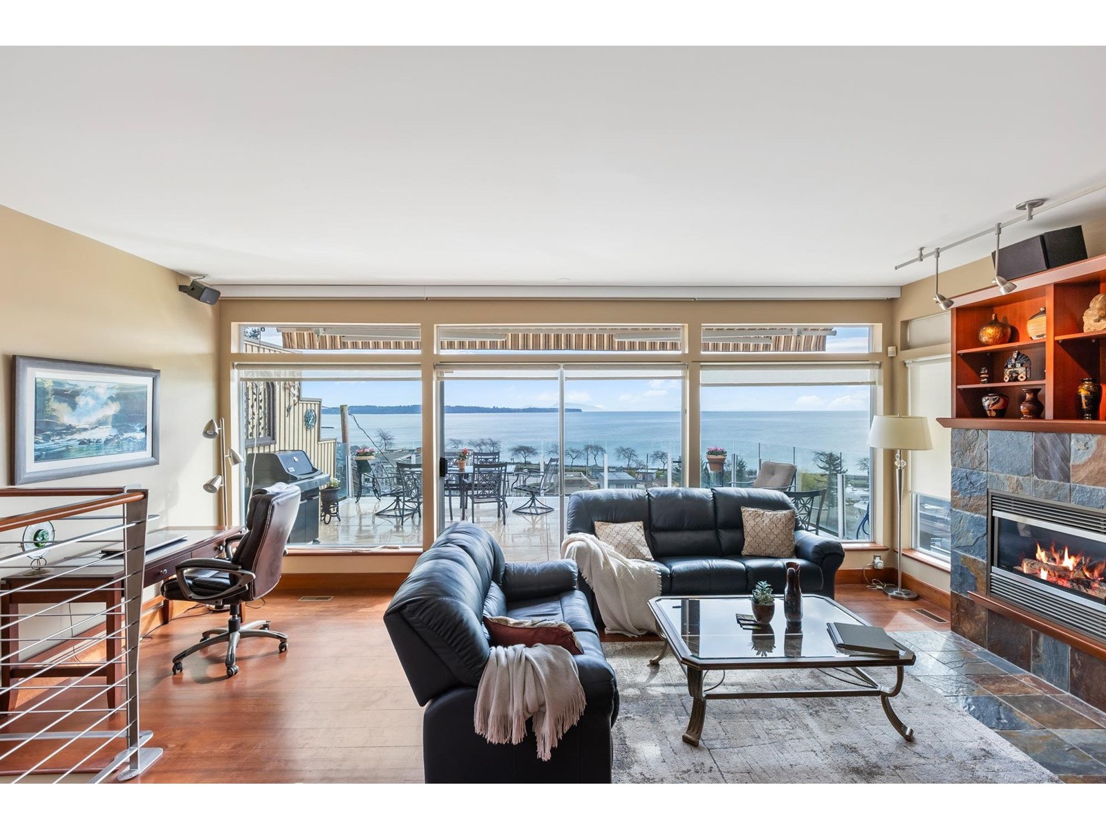1235 OXFORD STREET, White Rock real estate listing R2983043