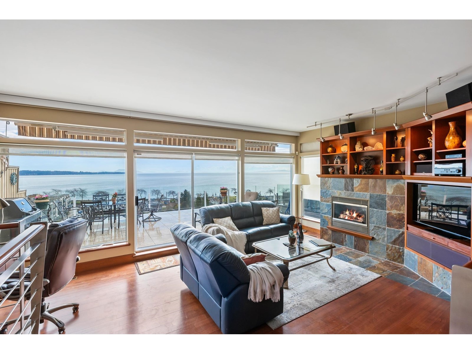1235 OXFORD STREET, White Rock real estate listing R2983043
