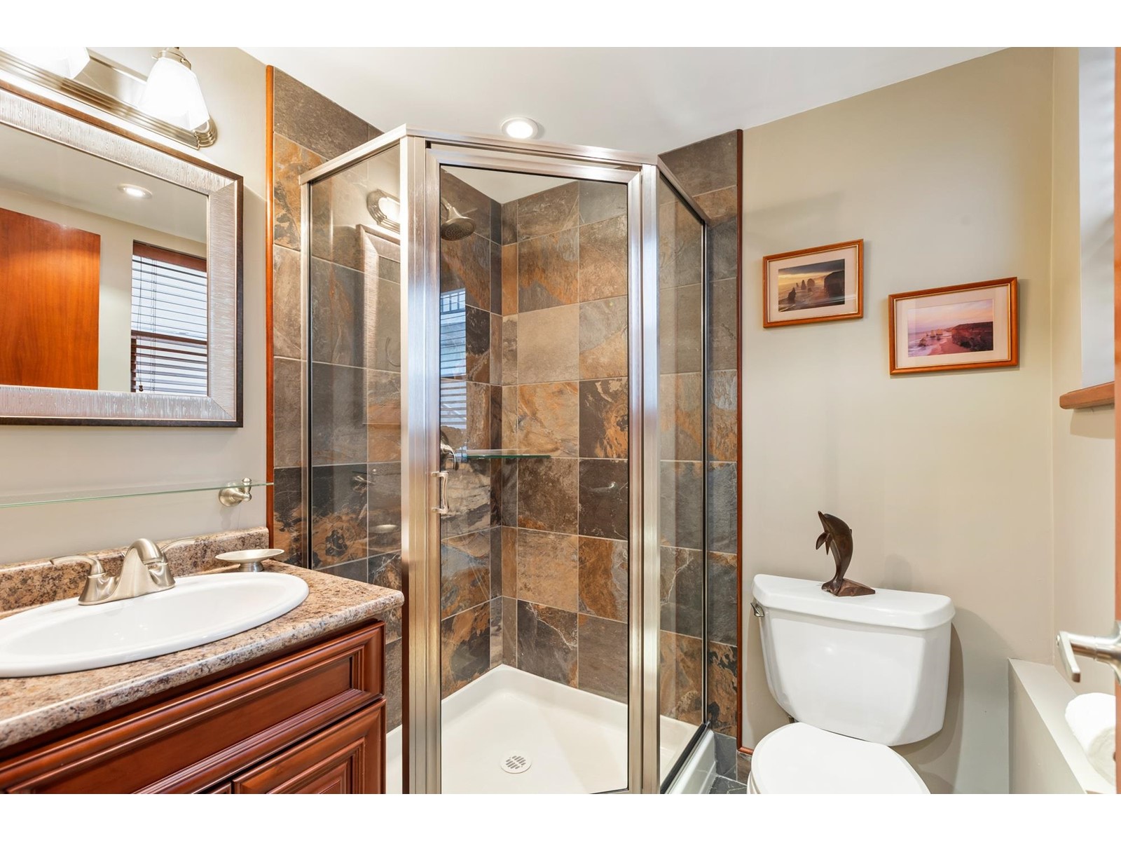 1235 OXFORD STREET, White Rock real estate listing R2983043