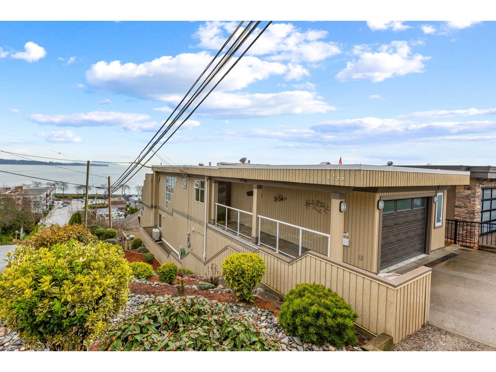 1235 OXFORD STREET, White Rock real estate listing R2983043