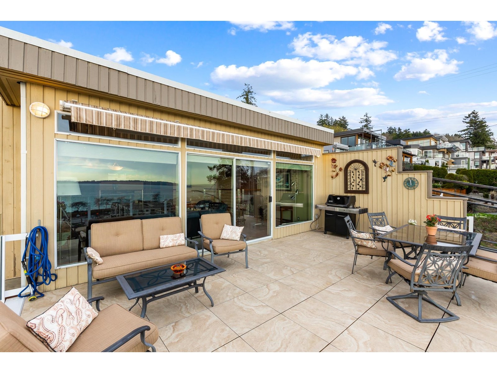 1235 OXFORD STREET, White Rock real estate listing R2983043