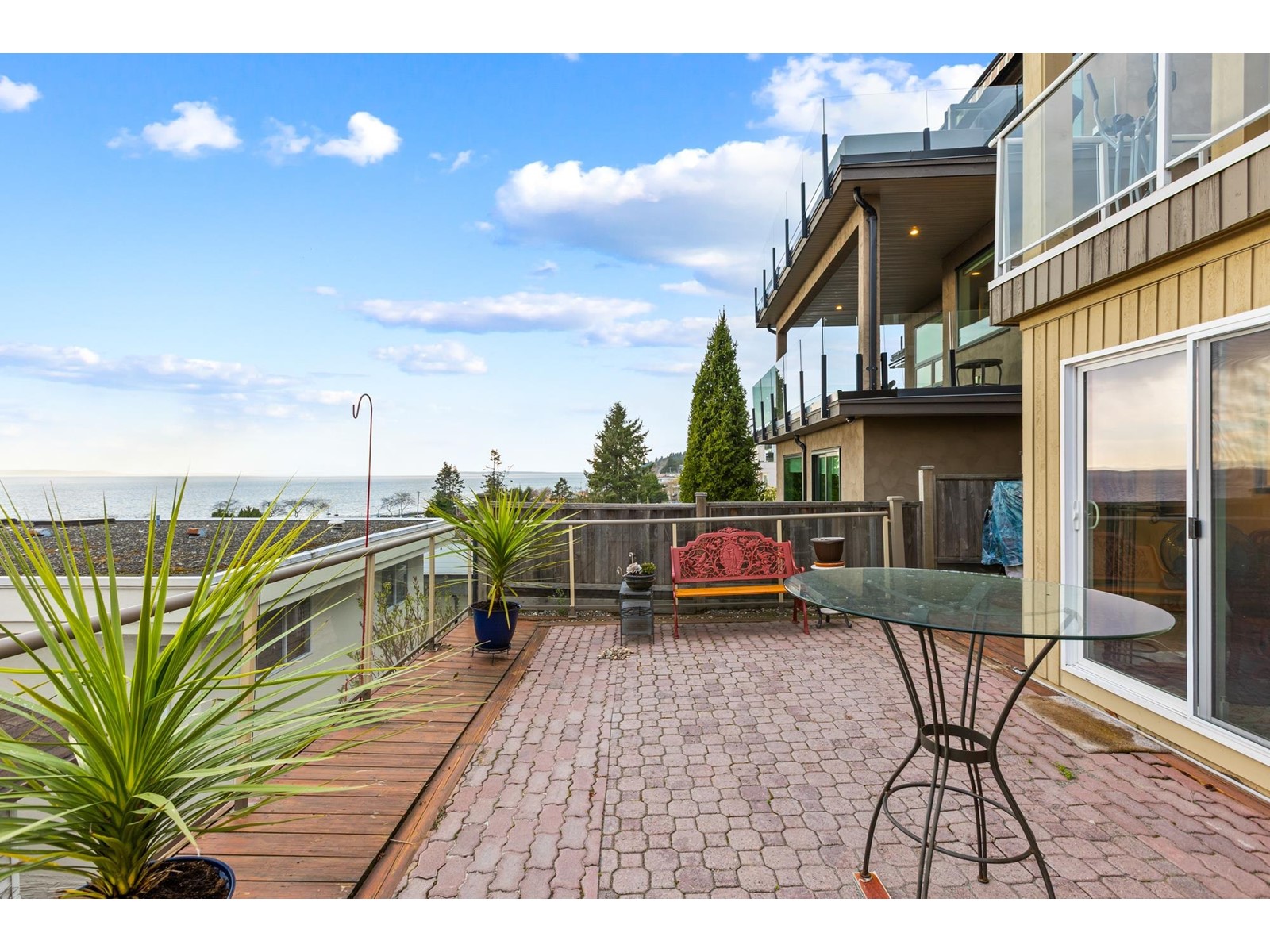 1235 OXFORD STREET, White Rock real estate listing R2983043