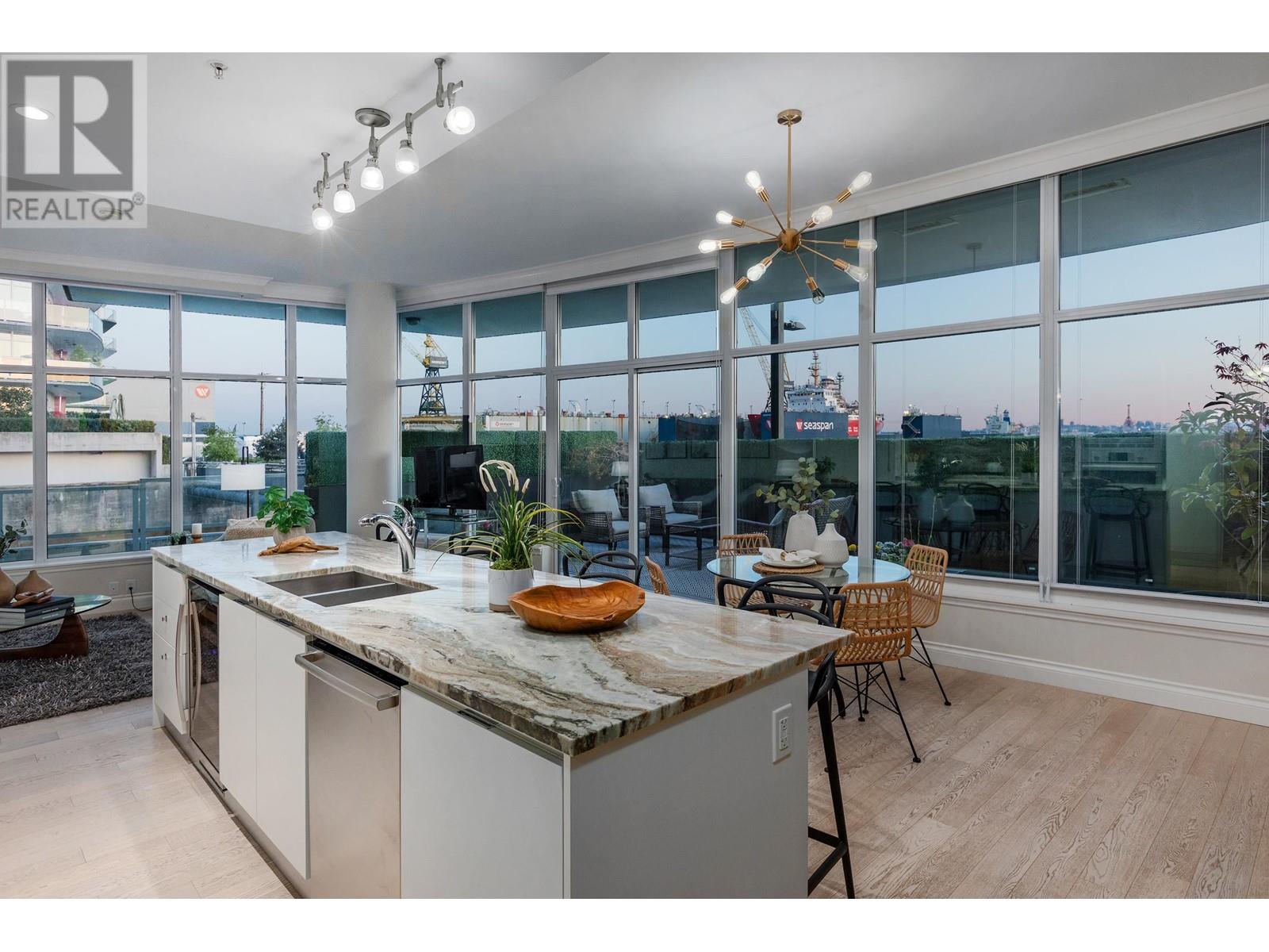 105 175 VICTORY SHIP WAY, North Vancouver