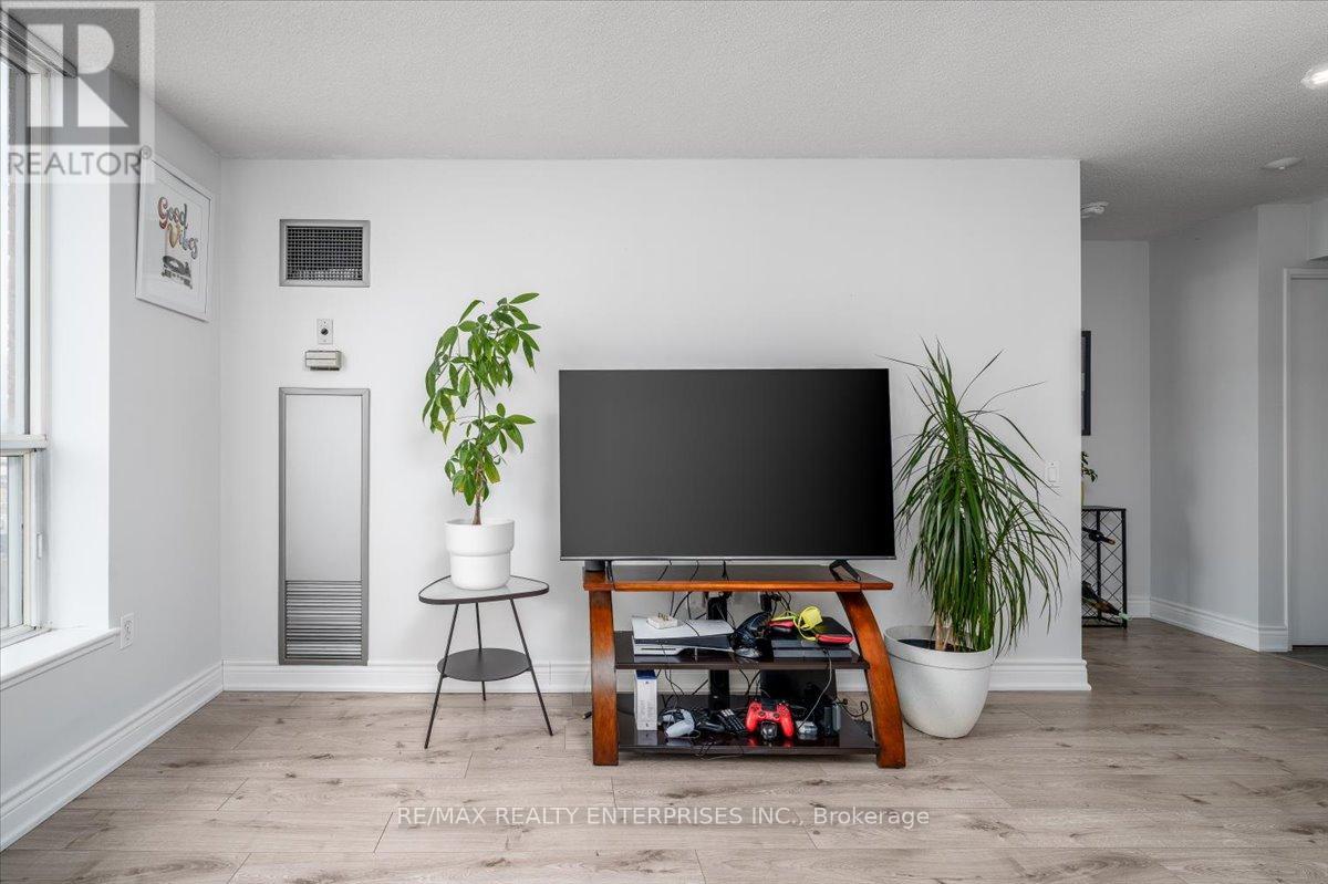 Photo 13 of 506 21 Overlea Boulevard, Toronto ON