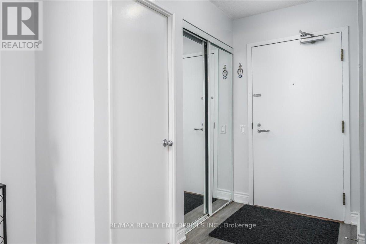 Photo 2 of 506 21 Overlea Boulevard, Toronto ON