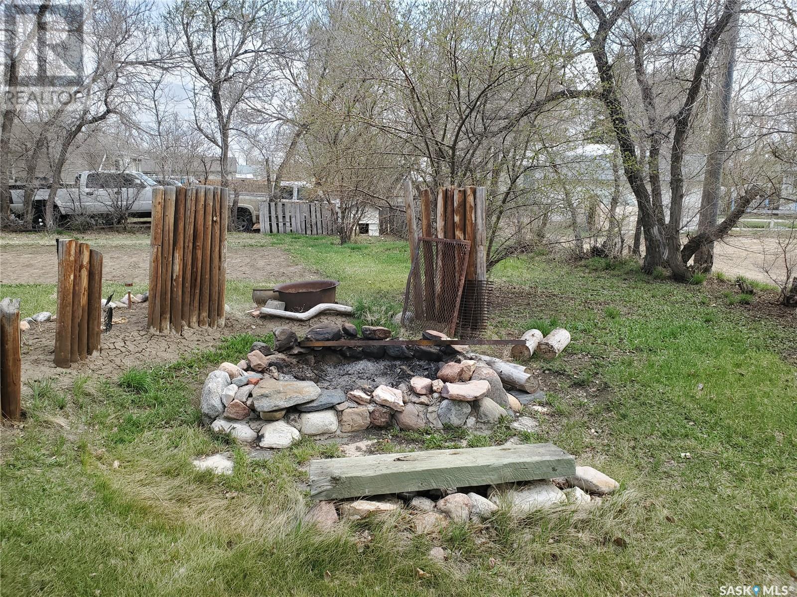 Photo 36 of 321 1st Street W, Ponteix SK