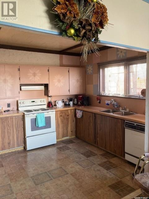 Photo 4 of 321 1st Street W, Ponteix SK