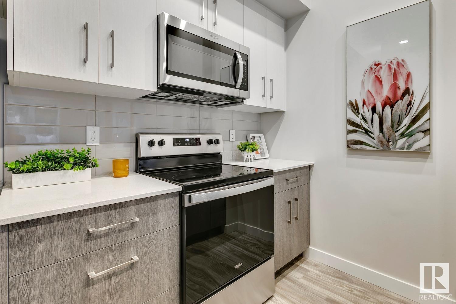 Photo 13 of 308 11009 109 A Av Nw, Edmonton AB