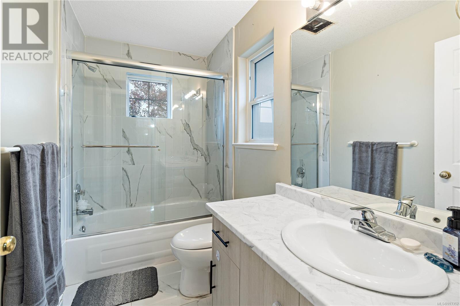1394/1396 Graham Cres, Nanaimo real estate listing 993352