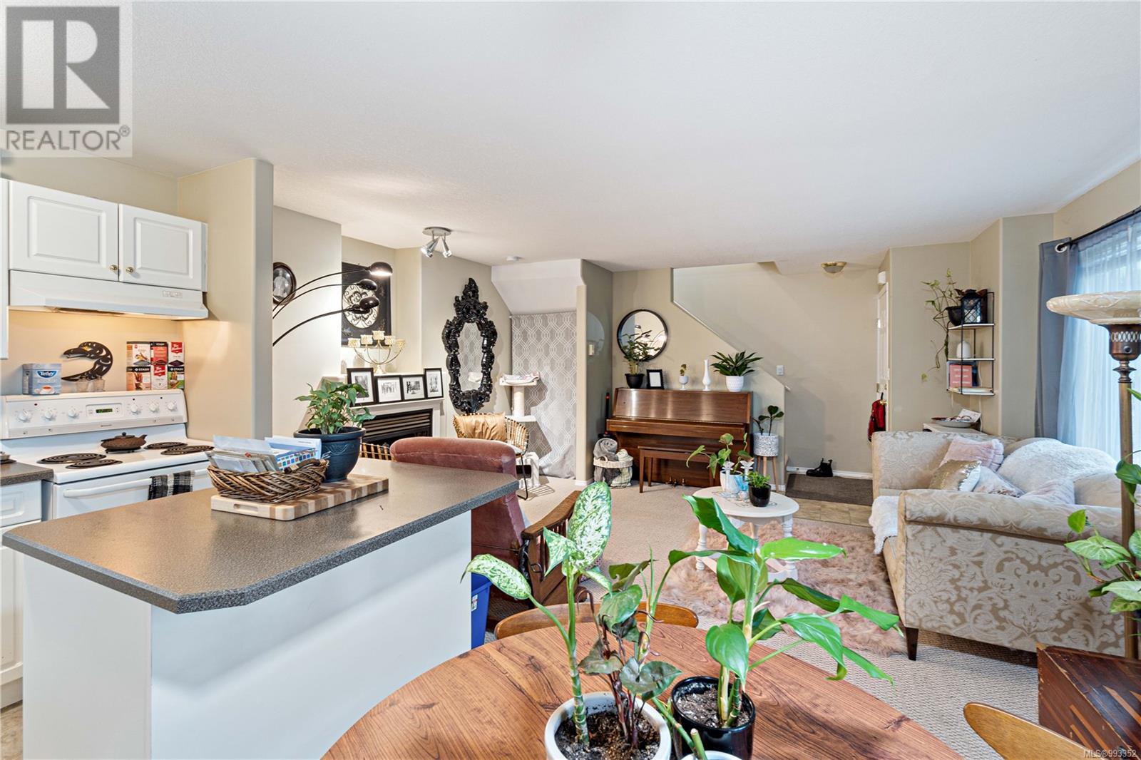 1394/1396 Graham Cres, Nanaimo real estate listing 993352