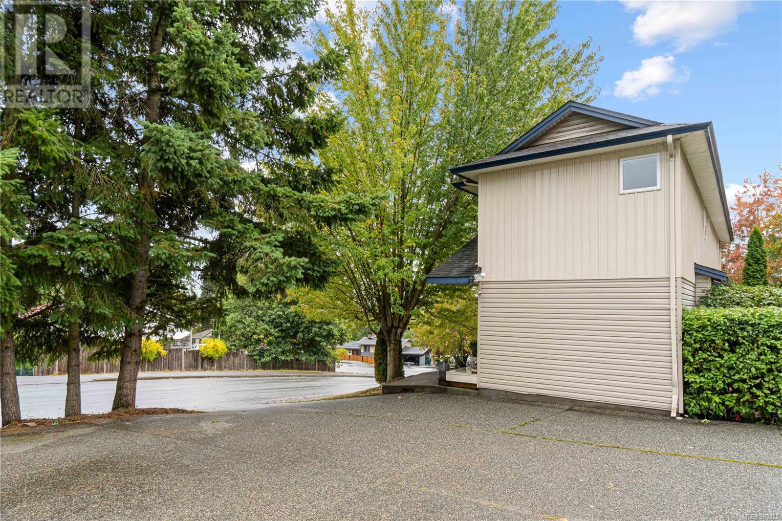 1394/1396 Graham Cres, Nanaimo real estate listing 993352